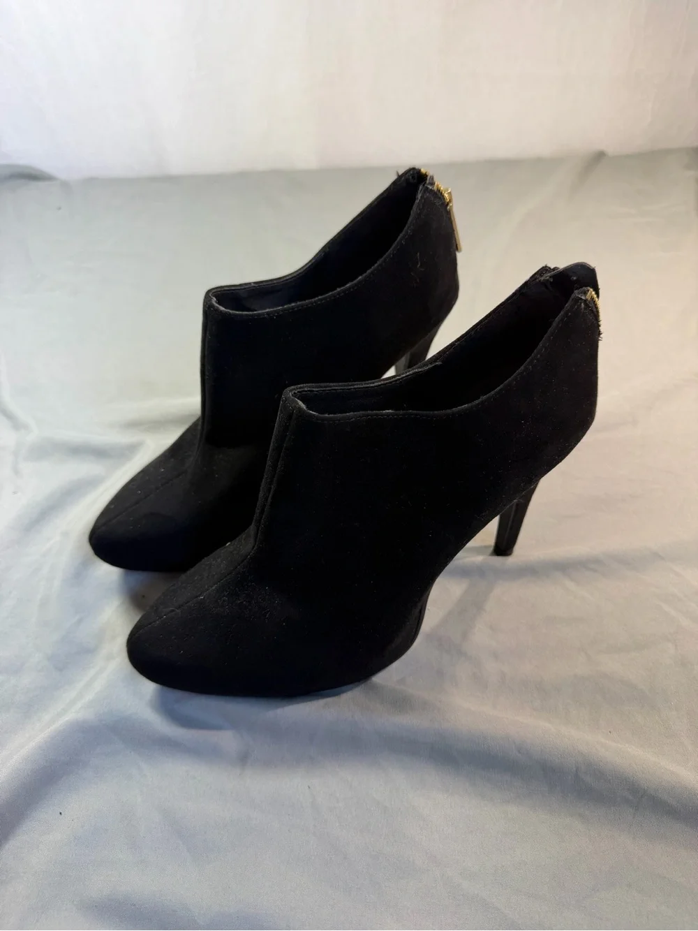 Mari A black suede like stiletto high heels gold zippers women's size 7